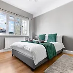 London Bridge Apartments