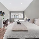 London Bridge Apartments